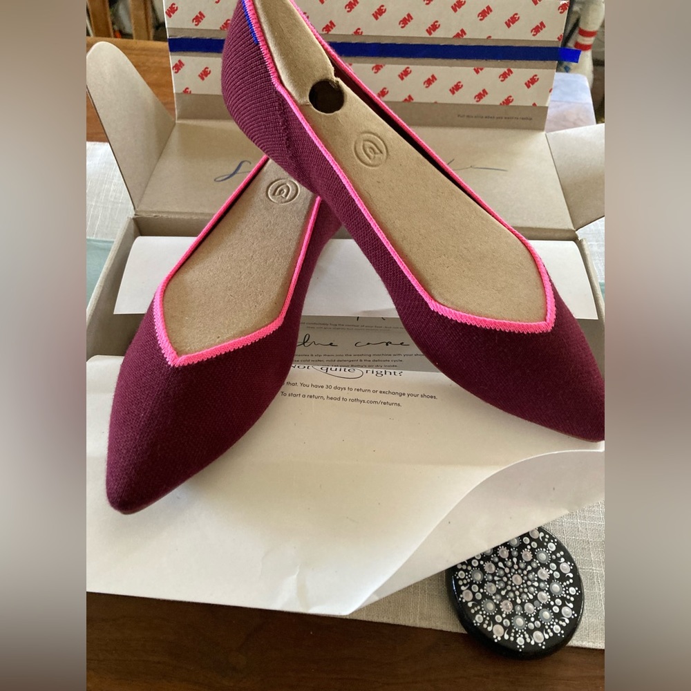 NWT Rothy’s Limited Edition - The Merino Point Currant Size 10